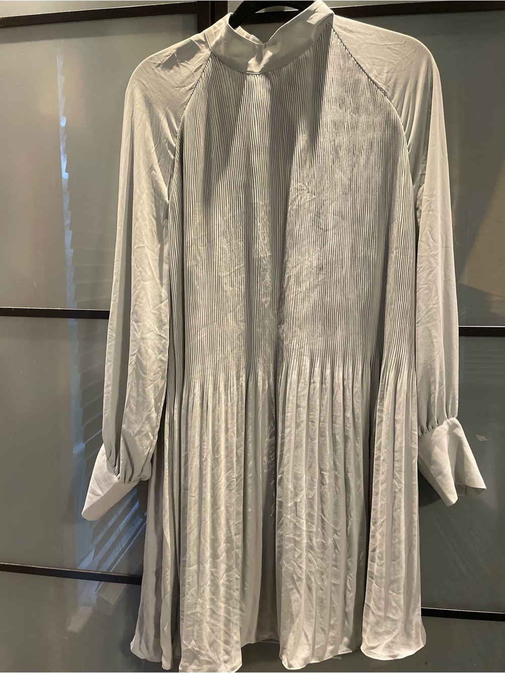 H&M Long-Sleeve Pleated Dress - Sea Foam green color